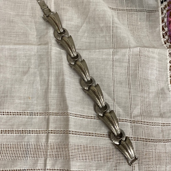 Vintage Silver Tone Link Bracelet - Picture 4 of 4